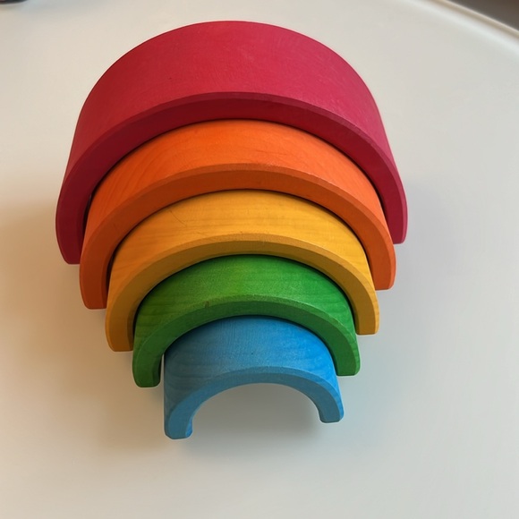 Grimm’s Nesting Wooden Rainbow Blocks tunnel bridge arch 5 pieces - Picture 2 of 3